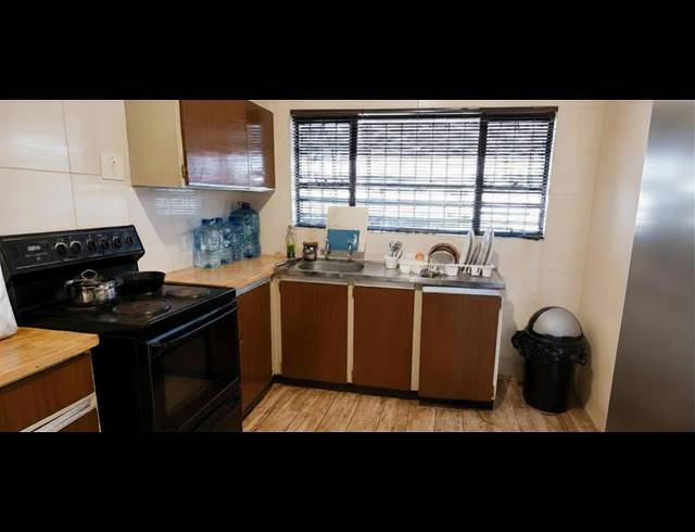 2 BEDROOM FLAT FOR SALE IN VEREENIGING CENTRAL